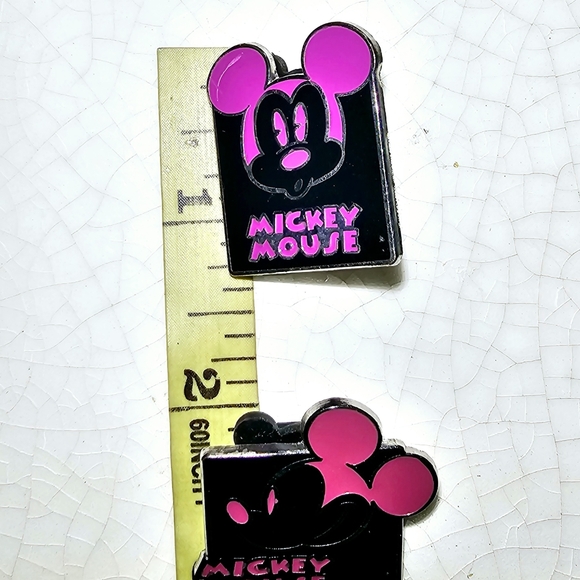 Mickey Mouse Hot Pink and black 2012 Disney World pins - Picture 5 of 5